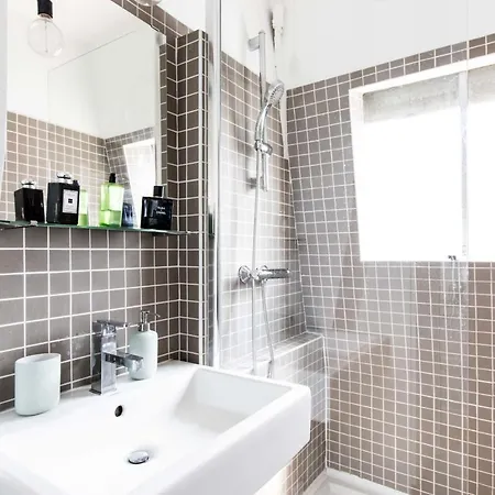 Beautiful Bright Studio Near The Place Des Vosges Apartment